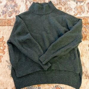 H&M sweater 💚